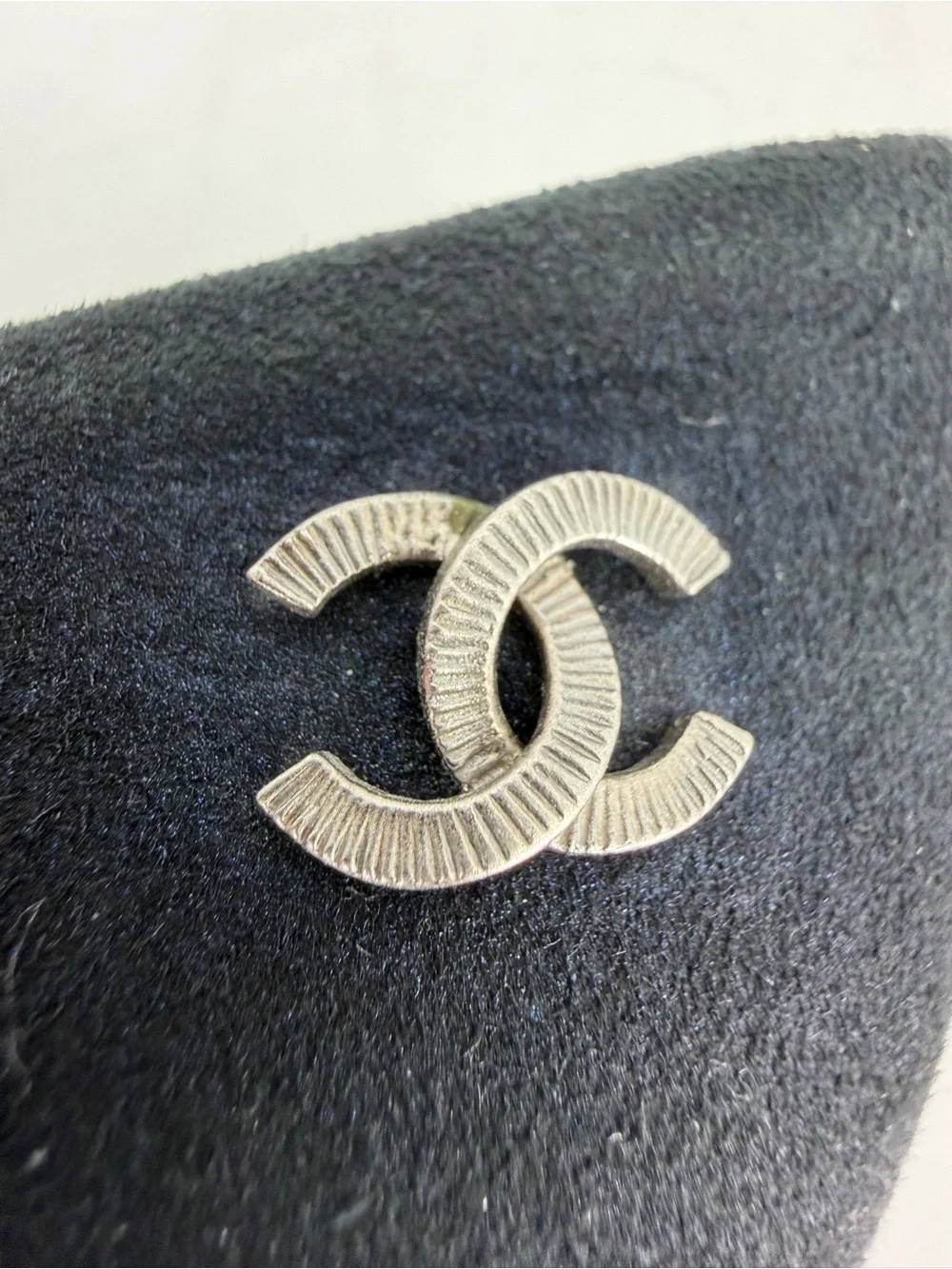 Authentic Chanel Interlocking CC Logo Black Suede Patent Cap Toe Pumps Size 38.5